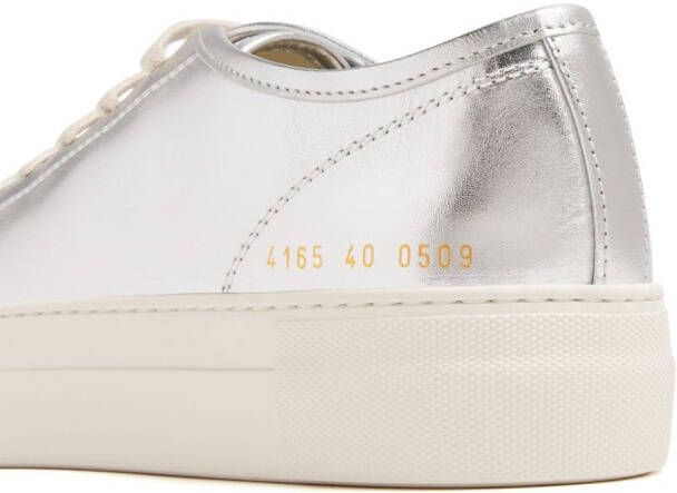 Common Projects Tournament Low metallic leren sneakers Zilver