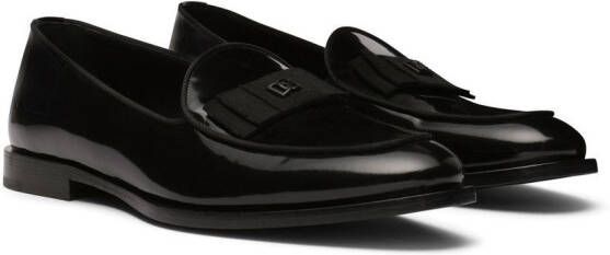 Dolce & Gabbana Lakleren slippers met logo label Zwart