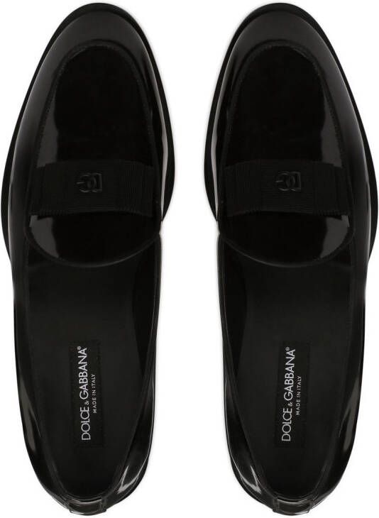Dolce & Gabbana Lakleren slippers met logo label Zwart