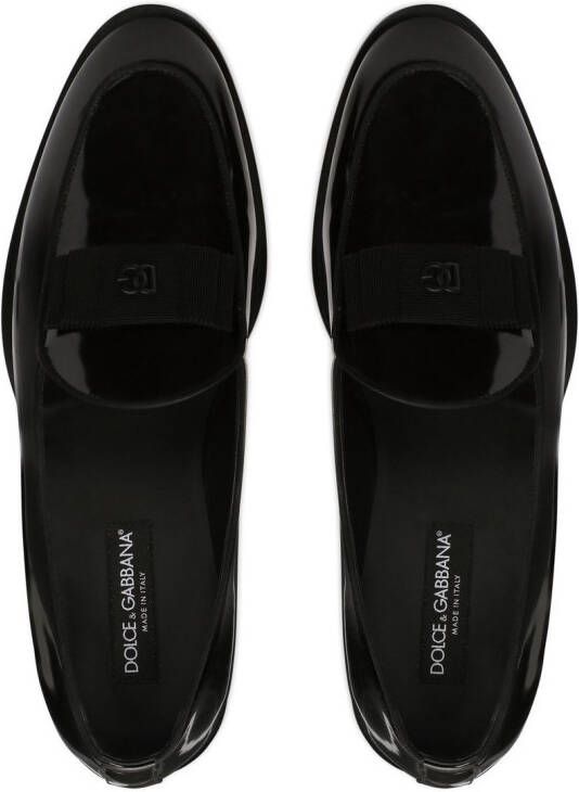 Dolce & Gabbana Lakleren slippers met logo label Zwart