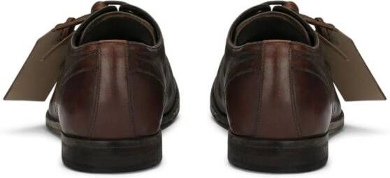 Dolce & Gabbana Leren derby schoenen met logo-label Bruin