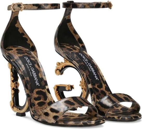 Dolce & Gabbana 105 mm Baroque sandalen met DG-hak Bruin