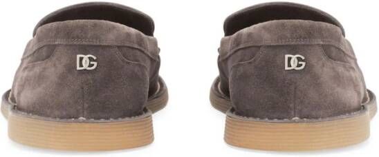 Dolce & Gabbana Suède loafers met logoplakkaat Grijs