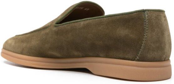 Doucal's almond-toe suede loafers Groen