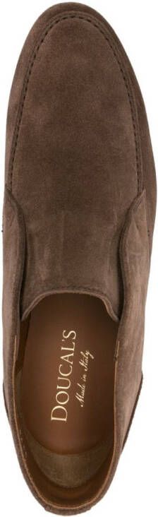 Doucal's Suède loafers met ronde neus Bruin