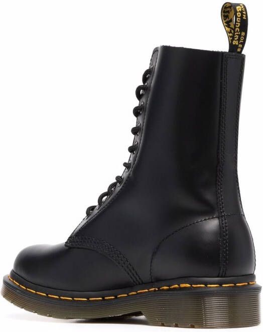 Dr. Martens 1490 combat boots met veters Zwart