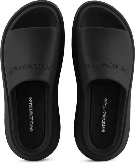 Emporio Armani Slippers met logo-reliëf en plateauzool Zwart