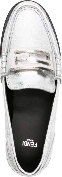 FENDI Baguette metallic leren loafers Zilver