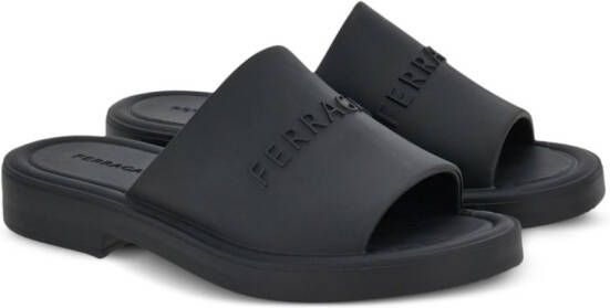 Ferragamo Slippers met 3D logo Zwart