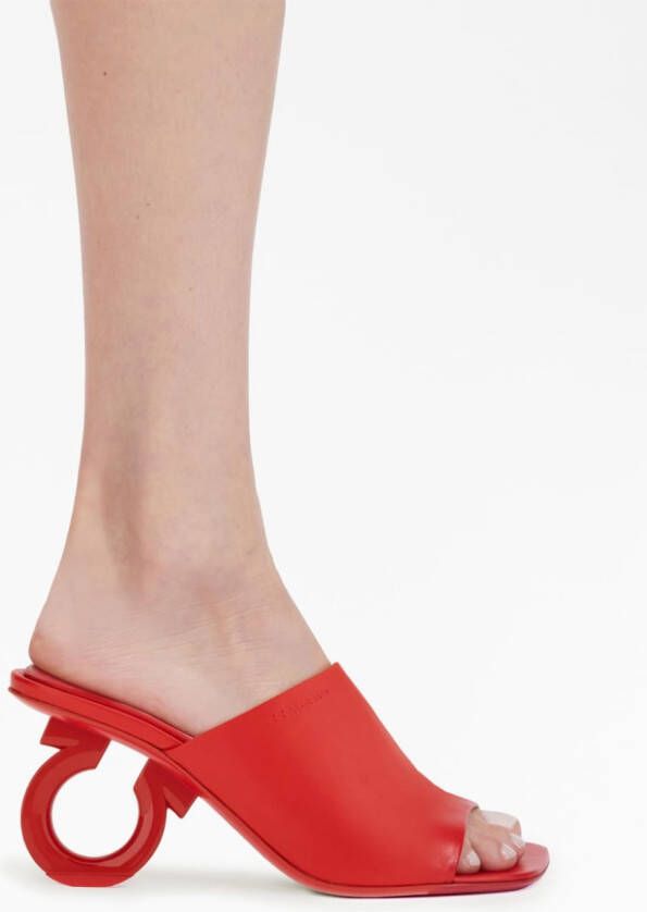 Ferragamo Muiltjes met bewerkte hak Rood