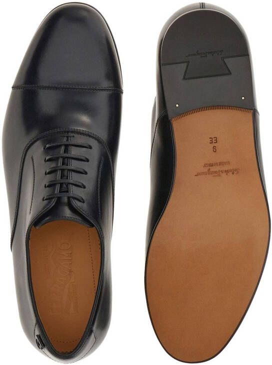Ferragamo Derby schoenen met ronde neus Zwart
