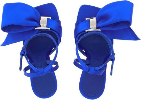Ferragamo Aveline sandalen met asymmetrische strik Blauw