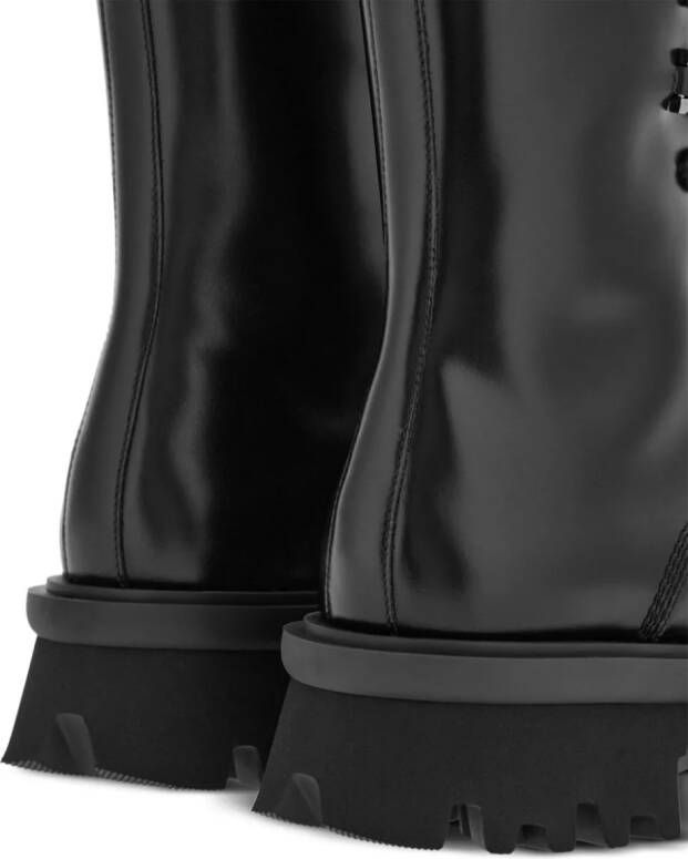 Ferragamo Combat boots met chunky zool Zwart