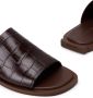 Ferragamo Brett slippers met krokodillen-reliëf Bruin - Thumbnail 4