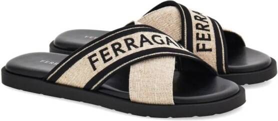 Ferragamo Katoenen sandalen met gekruiste bandjes Beige