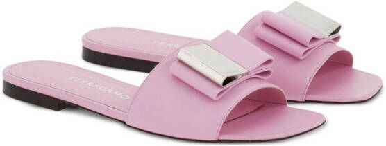 Ferragamo Leren slippers Roze