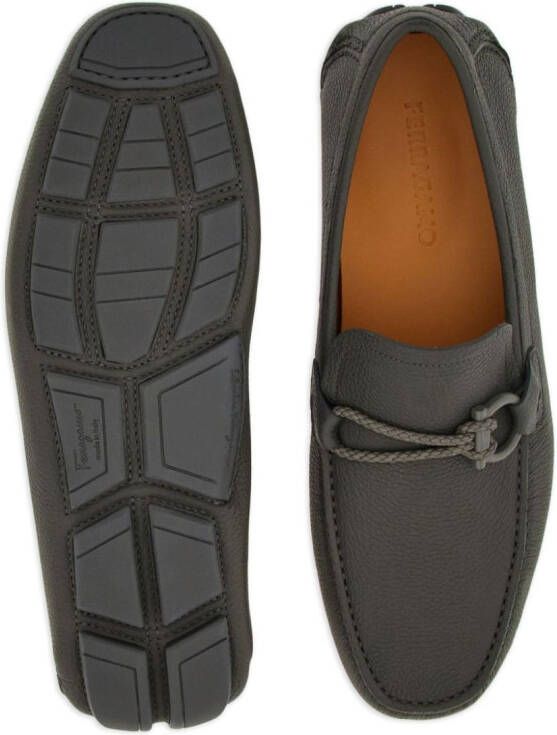 Ferragamo Loafers met Gancini-gesp Grijs