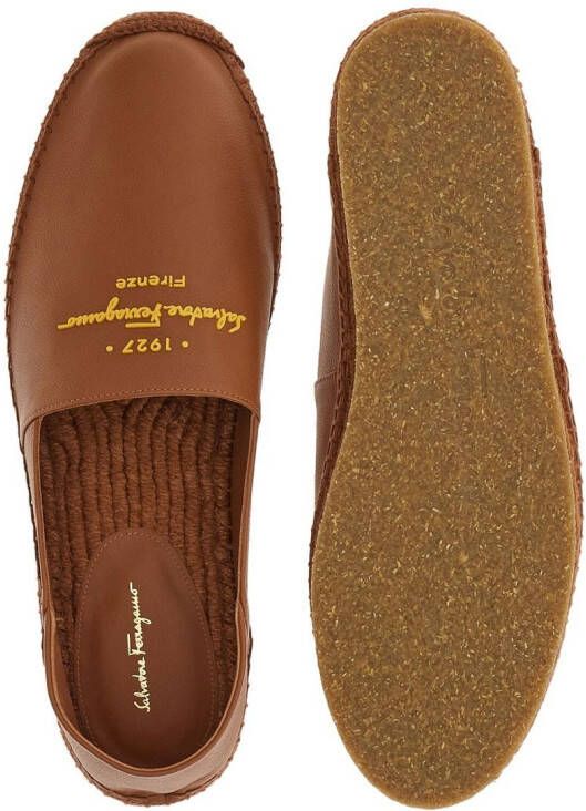 Ferragamo Espadrilles met logoprint Bruin