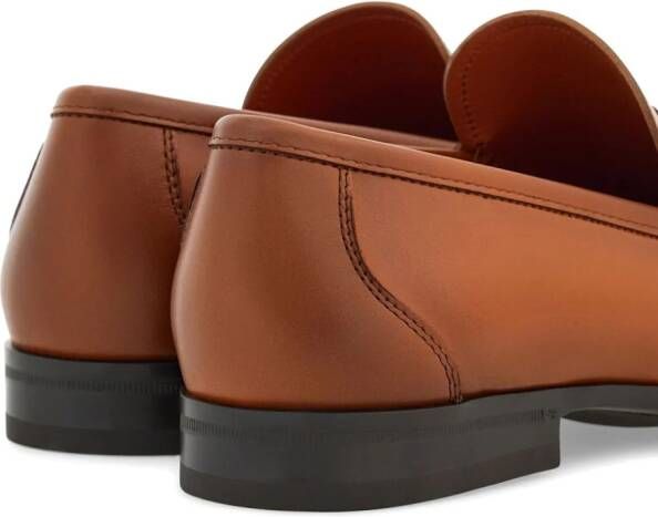 Ferragamo Loafers met Gancini-plakkaat Bruin