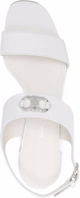 Ferragamo Gancini sandalen met logoplakkaat Wit