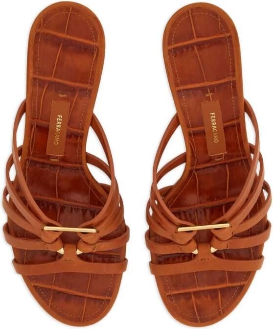 Ferragamo Gancini sandalen met sleehak Bruin