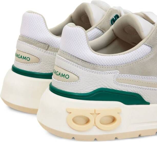 Ferragamo Gancini sneakers met ringlets Wit