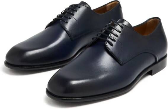 Ferragamo Gepolijste leren derby schoenen Blauw