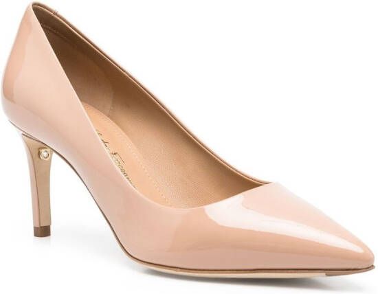 Ferragamo Glanzende pumps Beige