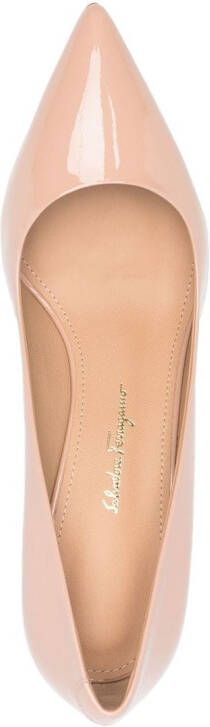 Ferragamo Glanzende pumps Beige