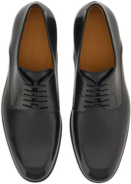 Ferragamo Leren derby schoenen Bruin