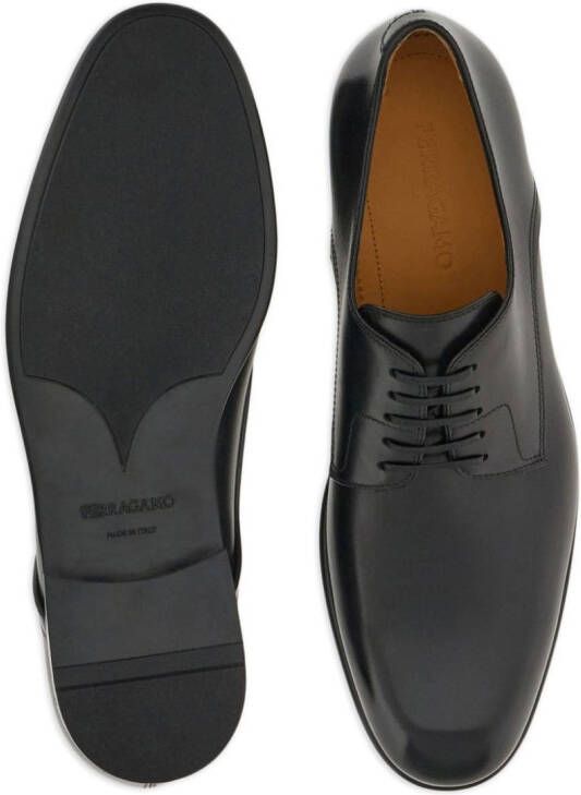 Ferragamo Leren derby schoenen Bruin