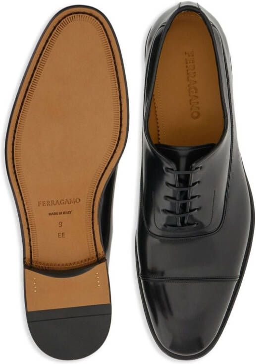 Ferragamo Leren Oxford veterschoenen Zwart