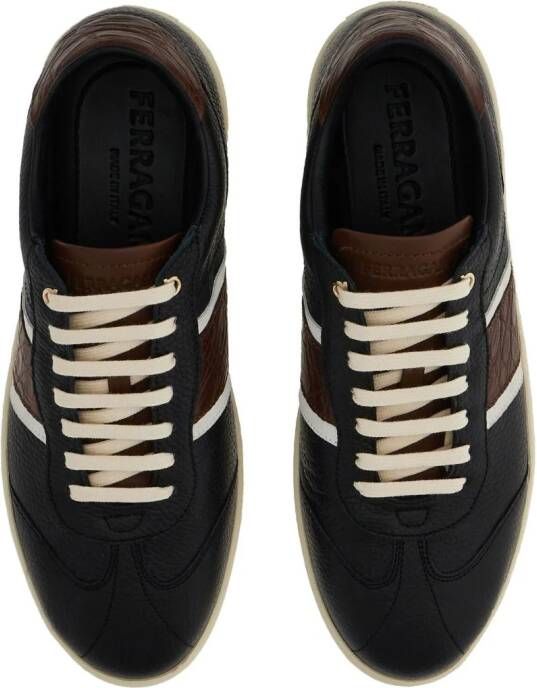 Ferragamo Leren sneakers met reliëf Bruin