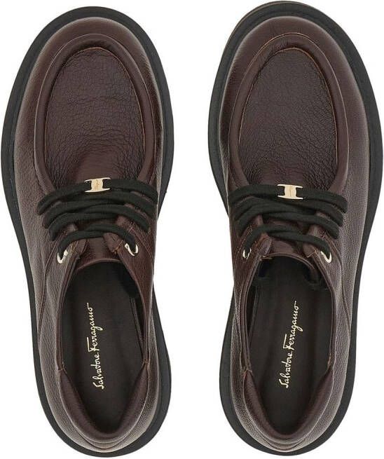 Ferragamo Leren veterschoenen Bruin