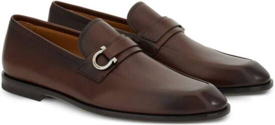 Ferragamo Loafers met Gancini-gesp Bruin