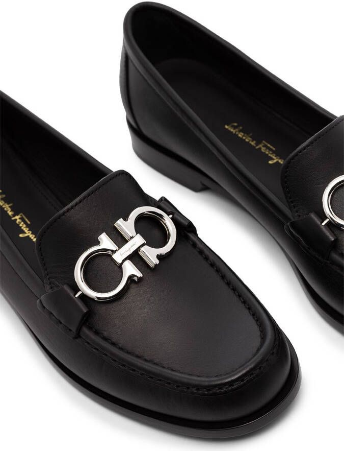 Ferragamo Loafers met gancini-plakkaat Zwart