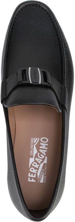 Ferragamo Loafers met gegraveerd logo Zwart