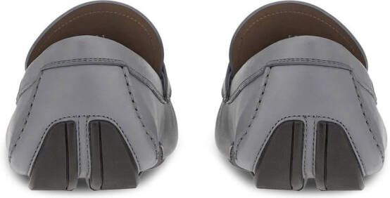 Ferragamo Loafers met logoplakkaat Grijs