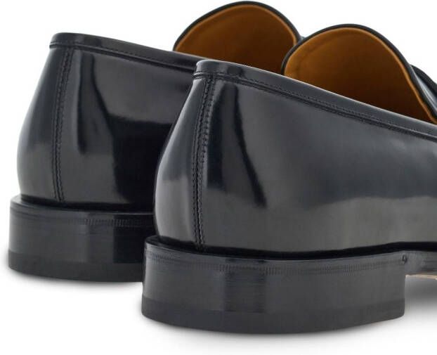 Ferragamo Loafers met puntige neus Zwart