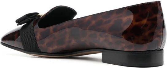 Ferragamo Loafers met strikdetail Bruin