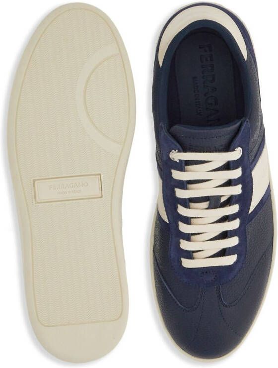 Ferragamo Sneakers met logo-reliëf Blauw