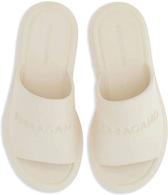 Ferragamo Slippers met logo-reliëf Wit