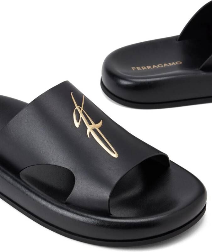 Ferragamo Leren slippers Zwart