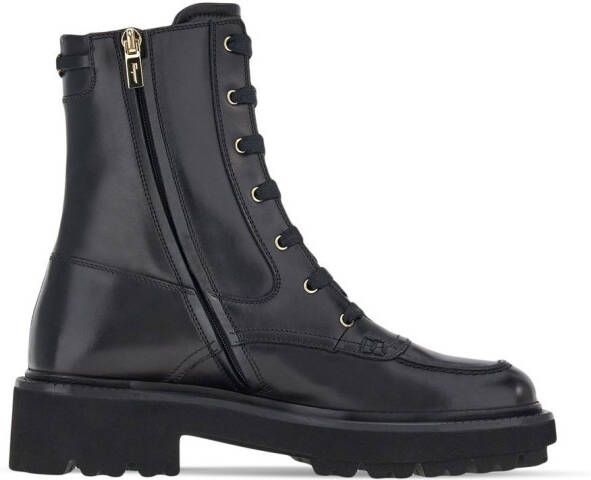 Ferragamo Orlando enkellaarzen met veters Zwart