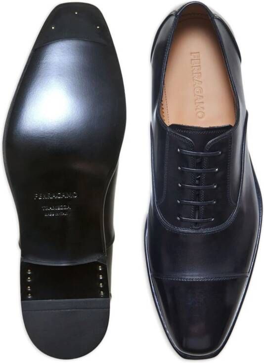Ferragamo Oxford leren schoenen Zwart