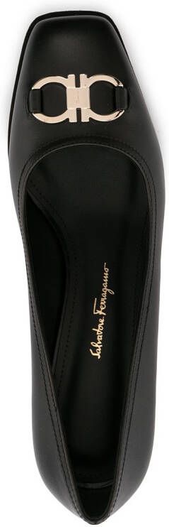 Ferragamo Pumps met gancini gesp Zwart