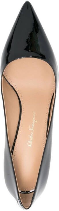 Ferragamo Pumps met puntige neus Zwart