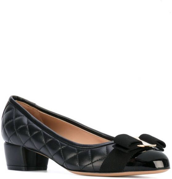 Ferragamo Pumps met strik Zwart