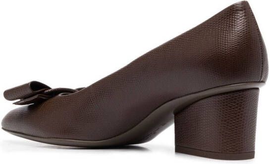 Ferragamo Pumps met strikdetail Bruin