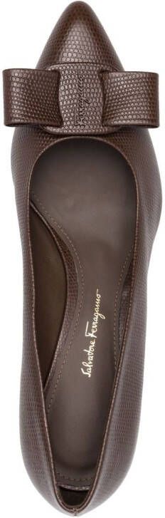 Ferragamo Pumps met strikdetail Bruin